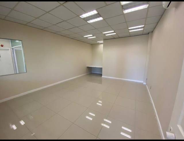 162M² OFFICE TO LET IN RONDEBOSCH